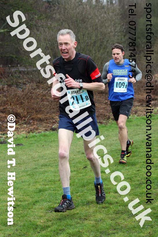 Mens veterans Durham Cathedral Cross Country Relays, Maiden Castle, Durham. Photo: David T. Hewitson/Sports for All Pics